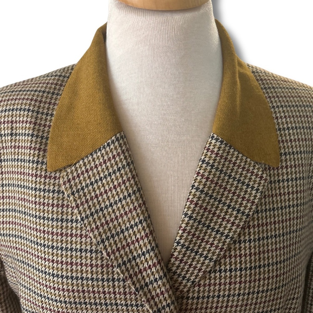 Classic Houndstooth Blazer with Tan Accents – Size 14 (Runs Small) - Picture 7 of 10